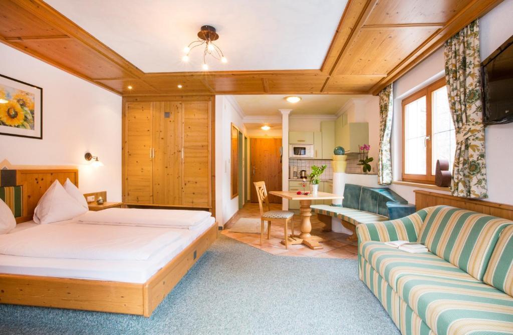 Fliana Arlberg Studios Санкт-Антон-ам-Арльберг Номер фото